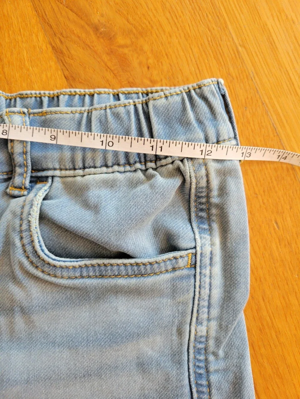 Nwt Girls size 10 jeans - Girls Light Wash Denim Barrel Jeans size 10